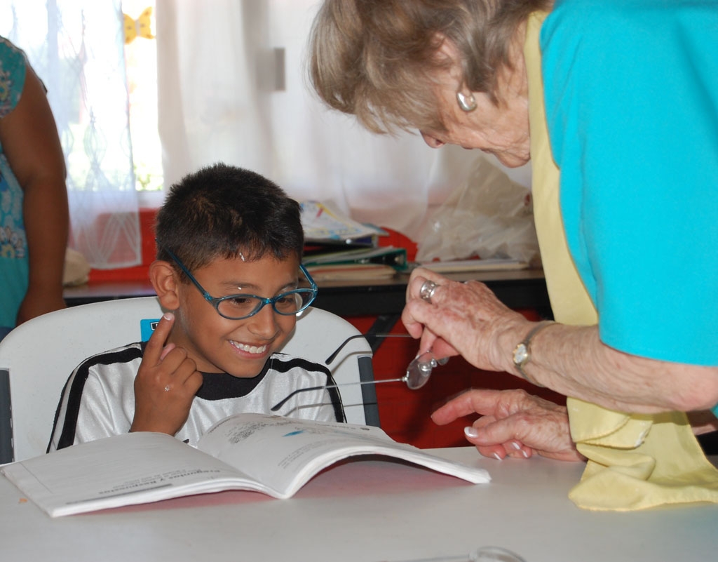 Fitting reading glasses